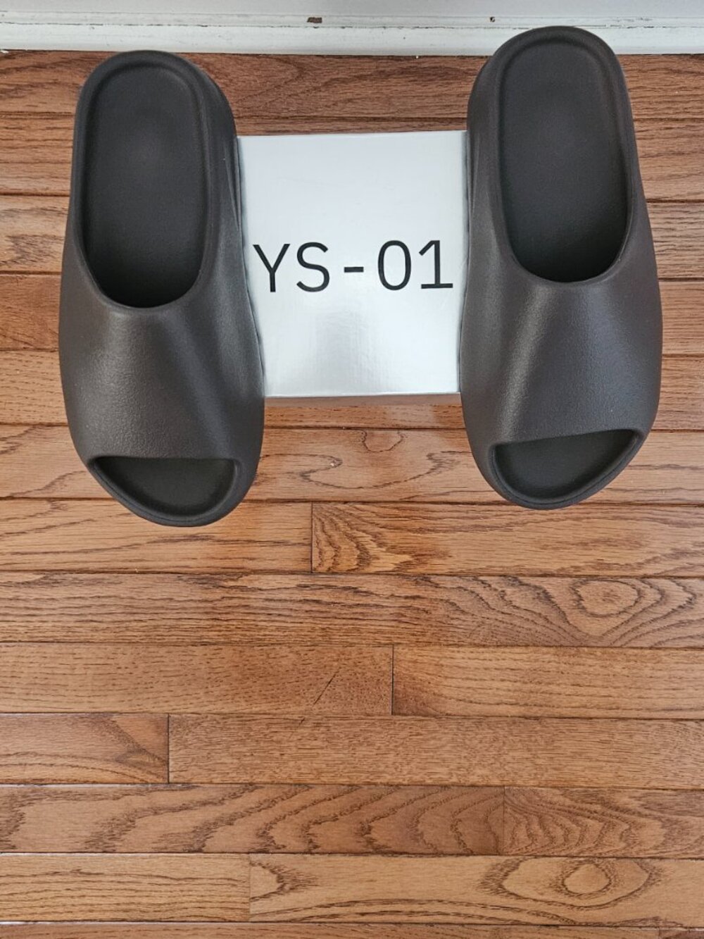 Yeezy Slides YS-01 Chocolate Size 9